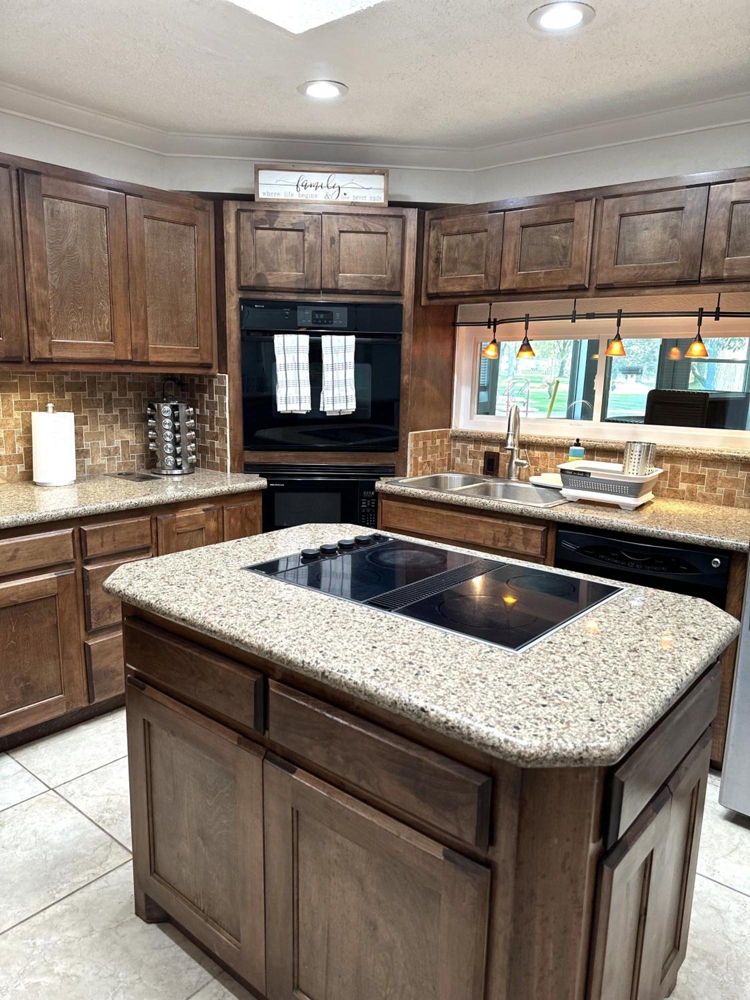 Stunning 4 Acre Retreat With Hot Tub, Sauna And Pool Tomball Exterior photo